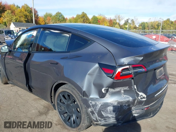 2020 Tesla Model Y Long Range with VIN 5YJYGDEE0LF041762, listed as a IAAI auction lot 40556913 with Not Provided miles and . Bid and sale history available at DreamBid. Image 3.