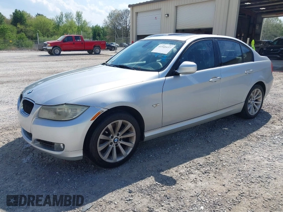 2011 BMW 3 Series 328i with VIN WBAPH7C5XBE851569, listed as a IAAI auction lot 41940437 with 171,881 mi miles. Bid and sale history available at carsss.com. Image 2.