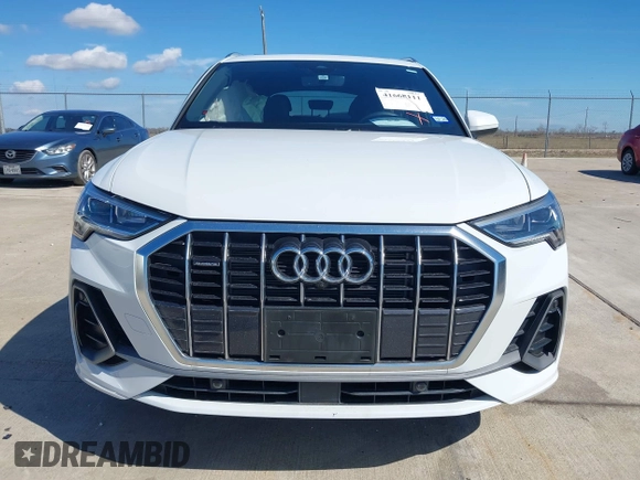 2024 Audi Q3 S line Premium Plus z VIN WA1EECF32R1141891, wystawiony jako IAAI lot #41668111 z przebiegiem 1426 mil mil oraz . Historia ofert i sprzedaży dostępna na DreamBid. Obrazek 12.