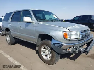 2001 Toyota 4Runner SR5 with VIN JT3GN86R410218081, listed as a IAAI auction lot 41692262 with 228,010 mi miles. Bid and sale history available at carsss.com. Image 1.