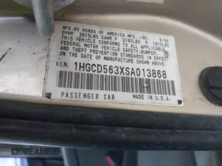 1995 Honda Accord LX with VIN 1HGCD563XSA013868, listed as a IAAI auction lot 42053028 with 184,181 mi miles and . Bid and sale history available at carsss.com. Image 9.