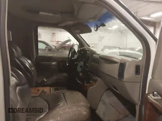 2000 GMC Savana with VIN 1GDFG15RXY1239530, listed as a IAAI auction lot 41442314 with 203,021 mi miles. Bid and sale history available at carsss.com. Image 5.
