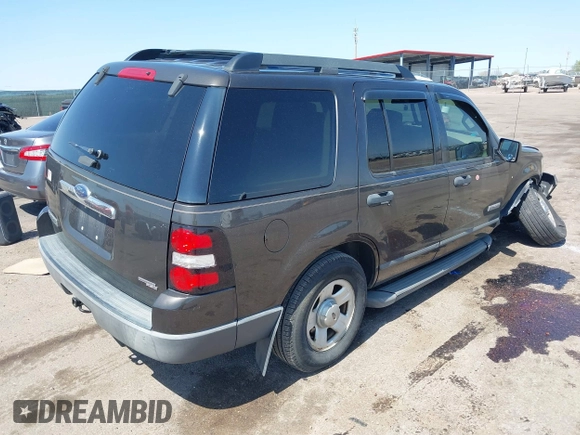 2006 Ford Explorer XLS z VIN 1FMEU62E86UA19804, wystawiony jako IAAI lot #42103063 z przebiegiem 150 466 mil mil oraz . Historia ofert i sprzedaży dostępna na DreamBid. Obrazek 4.