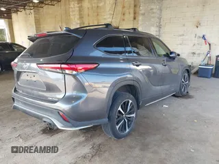 2021 Toyota Highlander XSE with VIN 5TDLZRBH6MS082409, listed as a IAAI auction lot 40172495 with 29,328 mi miles and . Bid and sale history available at DreamBid. Image 4.