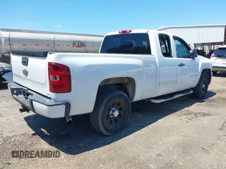 2007 Chevrolet Silverado 1500 LT w/2LT with VIN 2GCEC19JX71663055, listed as a IAAI auction lot 42192320 with 164,964 mi miles. Bid and sale history available at carsss.com. Image 4.