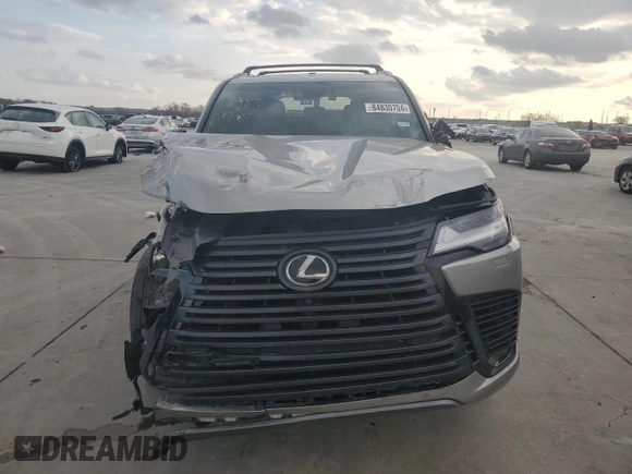 2023 Lexus LX 600 Luxury z VIN JTJGB7CX2P4014931, wystawiony jako Copart lot #84830704 z przebiegiem 47 282 mil mil oraz Szkoda całkowita • Salvage title. Historia ofert i sprzedaży dostępna na DreamBid. Obrazek 5.