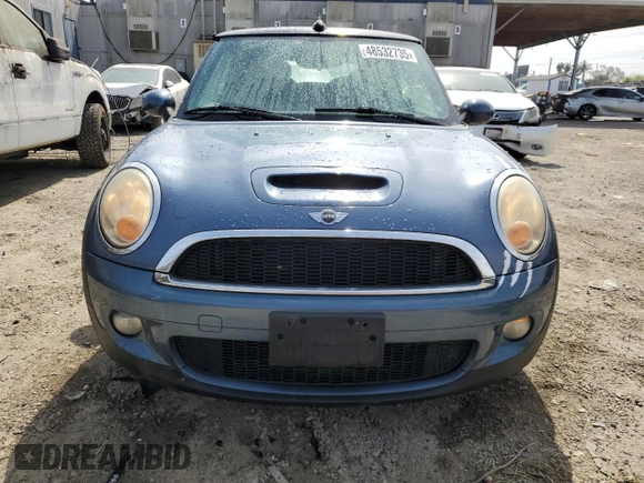 2010 MINI Convertible S with VIN WMWMS3C5XATY51076, listed as a Copart auction lot 48532735 with 104,901 mi miles and Clean title. Bid and sale history available at DreamBid. Image 5.