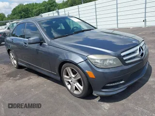 2011 Mercedes-Benz C 300 Sport z VIN WDDGF8BB0BR143898, wystawiony jako IAAI lot #42456835 z przebiegiem 208 685 mil mil oraz . Historia ofert i sprzedaży dostępna na DreamBid. Obrazek 1.