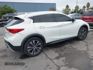 2018 Infiniti QX30 Premium с VIN SJKCH5CR8JA048030, выставлен на аукционе IAAI как лот 41097383 с пробегом 131 820 миль миль и . История ставок и продаж доступна на DreamBid. Изображение 4.