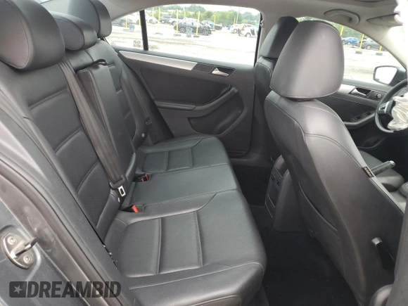2014 Volkswagen Jetta SE with VIN 3VWD07AJ7EM363186, listed as a Copart auction lot 60873465 with 215,323 mi miles and Salvage title. Bid and sale history available at DreamBid. Image 10.