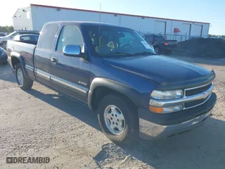 2000 Chevrolet Silverado 1500 LS with VIN 2GCEC19T6Y1319371, listed as a IAAI auction lot 42056328 with 177,762 mi miles. Bid and sale history available at carsss.com. Image 1.
