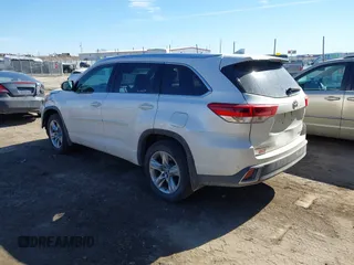 2018 Toyota Highlander Limited z VIN 5TDDZRFH6JS858113, wystawiony jako IAAI lot #41662534 z przebiegiem 96 163 mil mil oraz . Historia ofert i sprzedaży dostępna na DreamBid. Obrazek 3.