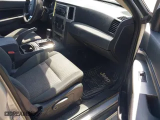 2008 Jeep Grand Cherokee Laredo with VIN 1J8GS48K28C161376, listed as a IAAI auction lot 42048390 with 206,679 mi miles. Bid and sale history available at carsss.com. Image 5.