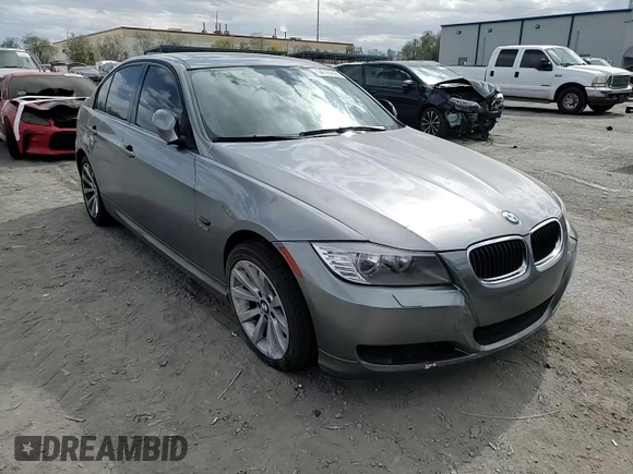 2011 BMW 3 Series 328i xDrive z VIN WBAPK5G58BNN26306, wystawiony jako Copart lot #54790895 z przebiegiem 108 641 mil mil oraz Szkody całkowita. Historia ofert i sprzedaży dostępna na DreamBid. Obrazek 13.