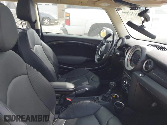2011 MINI Hardtop S with VIN WMWSV3C5XBTY14030, listed as a IAAI auction lot 41712084 with 132,126 mi miles and . Bid and sale history available at DreamBid. Image 5.