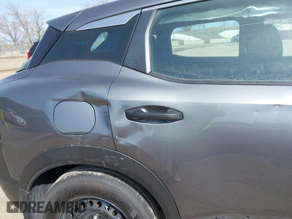 2025 Nissan Kicks S with VIN 3N8AP6BB6SL319687, listed as a IAAI auction lot 41681240 with 4,476 mi miles. Bid and sale history available at carsss.com. Image 18.