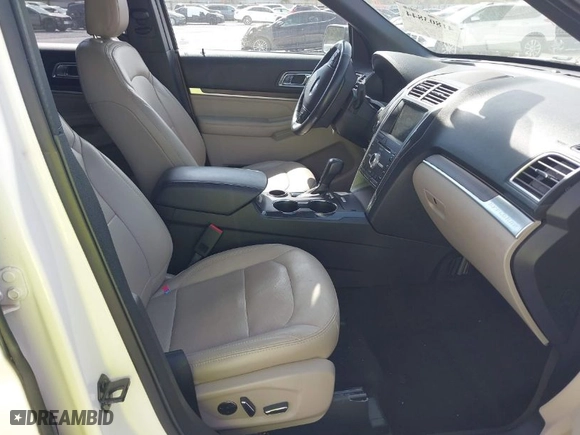 2018 Ford Explorer Limited with VIN 1FM5K7F83JGB57595, listed as a IAAI auction lot 41803844 with 134,496 mi miles. Bid and sale history available at carsss.com. Image 5.