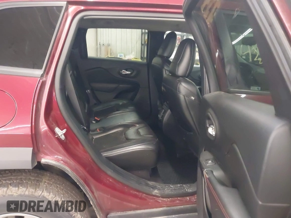 2019 Jeep Cherokee Trailhawk with VIN 1C4PJMBX7KD200267, listed as a IAAI auction lot 42216422 with Not provided miles and . Bid and sale history available at DreamBid. Image 8.