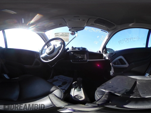 2015 Smart fortwo Passion z VIN WMEEJ3BA2FK790569, wystawiony jako IAAI lot #41598759 z przebiegiem 78 307 mil mil oraz . Historia ofert i sprzedaży dostępna na DreamBid. Obrazek 20.