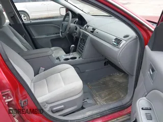2006 Ford Five Hundred SE with VIN 1FAFP23116G108011, listed as a IAAI auction lot 42186079 with 183,471 mi miles. Bid and sale history available at carsss.com. Image 5.