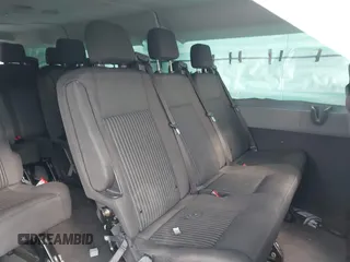 2018 Ford Transit Passenger XL z VIN 1FBZX2YM5JKA57441, wystawiony jako IAAI lot #41257346 z przebiegiem 71 702 mil mil oraz . Historia ofert i sprzedaży dostępna na DreamBid. Obrazek 8.