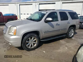 2009 GMC Yukon Denali с VIN 1GKFC03279R131227, выставлен на аукционе Copart как лот 85510624 с пробегом 176 707 миль миль и Чистый • Clean title. История ставок и продаж доступна на DreamBid. Изображение 1.