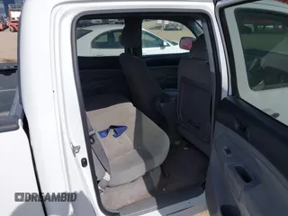 2005 Toyota Tacoma PreRunner with VIN 3TMKU72N65M001821, listed as a IAAI auction lot 41579911 with 301,297 mi miles. Bid and sale history available at carsss.com. Image 8.