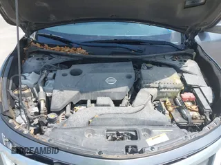 2015 Nissan Altima 2.5 S with VIN 1N4AL3AP2FC195640, listed as a IAAI auction lot 42126891 with 220,177 mi miles. Bid and sale history available at carsss.com. Image 10.