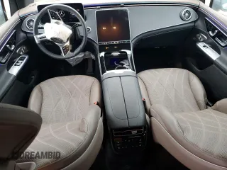 2023 Mercedes-Benz EQE 350+ z VIN 4JGGM2BB7PA013809, wystawiony jako Copart lot #69817004 z przebiegiem 3980 mil mil oraz Tytuł czysty. Historia ofert i sprzedaży dostępna na DreamBid. Obrazek 8.