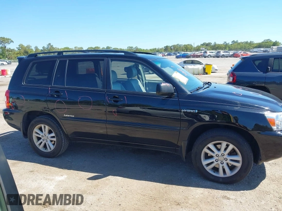 2007 Toyota Highlander Hybrid with VIN JTEHW21A970039728, listed as a IAAI auction lot 42044242 with 200,798 mi miles. Bid and sale history available at carsss.com. Image 13.