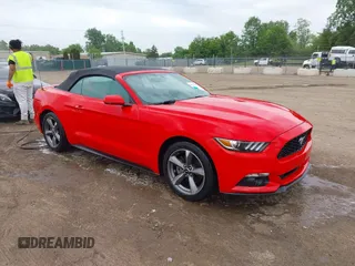 2017 Ford Mustang V6 z VIN 1FATP8EM8H5322747, wystawiony jako IAAI lot #42277084 z przebiegiem 67 293 mil mil oraz . Historia ofert i sprzedaży dostępna na DreamBid. Obrazek 1.
