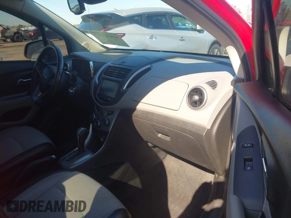 2015 Chevrolet Trax LT with VIN 3GNCJLSB8FL216708, listed as a IAAI auction lot 41646647 with 106,405 mi miles. Bid and sale history available at carsss.com. Image 5.