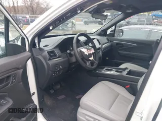 2025 Honda Passport EX-L с VIN 5FNYF8H50SB006501, выставлен на аукционе IAAI как лот 41926216 с пробегом 4 323 миль миль и . История ставок и продаж доступна на DreamBid. Изображение 5.