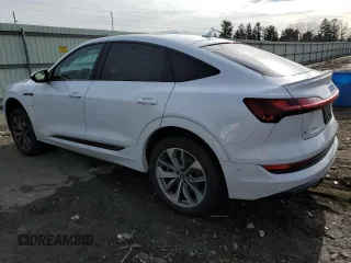 2021 Audi e-tron Sportback S line Premium Plus z VIN WA12AAGEXMB013582, wystawiony jako Copart lot #69440302 z przebiegiem 17 876 mil mil oraz . Historia ofert i sprzedaży dostępna na DreamBid. Obrazek 2.