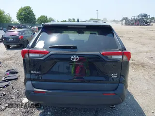 2021 Toyota RAV4 XLE with VIN 2T3P1RFV4MC255062, listed as a IAAI auction lot 42371268 with 34,285 mi miles and . Bid and sale history available at DreamBid. Image 17.