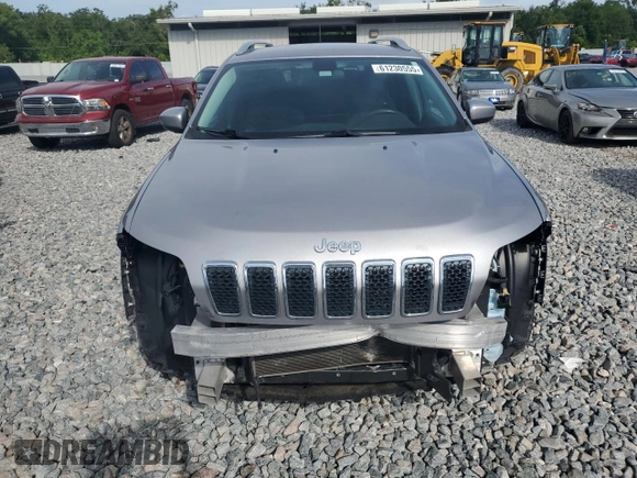 2019 Jeep Cherokee Latitude Plus with VIN 1C4PJLLB7KD202453, listed as a Copart auction lot 61230555 with 141,830 mi miles and Non repairable. Bid and sale history available at DreamBid. Image 5.