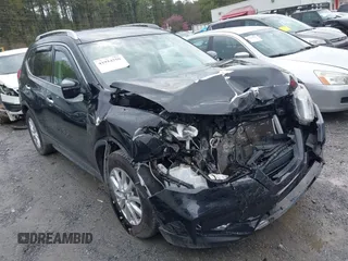 2017 Nissan Rogue SV z VIN JN8AT2MT4HW132140, wystawiony jako IAAI lot #41914250 z przebiegiem 67 088 mil mil oraz . Historia ofert i sprzedaży dostępna na DreamBid. Obrazek 1.