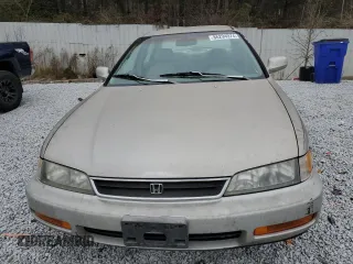 1996 Honda Accord with VIN 1HGCE6647TA010021, listed as a Copart auction lot 86294974 with 162,400 mi miles and Salvage title. Bid and sale history available at DreamBid. Image 5.