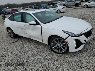 2024 Cadillac CT5 Sport z VIN 1G6DP5RK8R0130218, wystawiony jako Copart lot #45973105 z przebiegiem 6 878 mil mil oraz Szkoda całkowita • Salvage title. Historia ofert i sprzedaży dostępna na DreamBid. Obrazek 4.