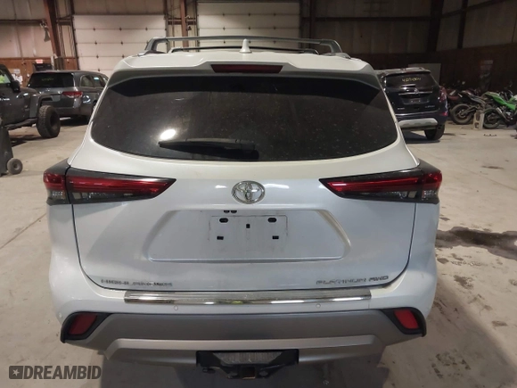 2022 Toyota Highlander Platinum with VIN 5TDFZRBH6NS192150, listed as a IAAI auction lot 41291531 with 67,474 mi miles. Bid and sale history available at carsss.com. Image 17.