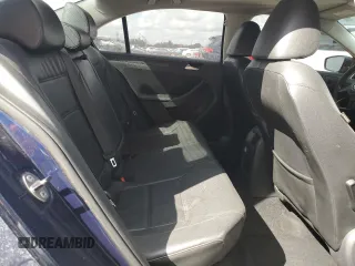2014 Volkswagen Jetta Sedan SE w/Connectivity with VIN 3VWD17AJ1EM413884, listed as a Copart auction lot 45932285 with 180,894 mi miles and Clean Title. Bid and sale history available at carsss.com. Image 10.