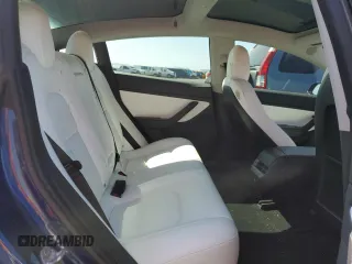 2020 Tesla Model 3 Standard Range Plus z VIN 5YJ3E1EA2LF775170, wystawiony jako Copart lot #46892785 z przebiegiem 48 539 mil mil oraz Szkoda całkowita • Salvage title. Historia ofert i sprzedaży dostępna na DreamBid. Obrazek 11.