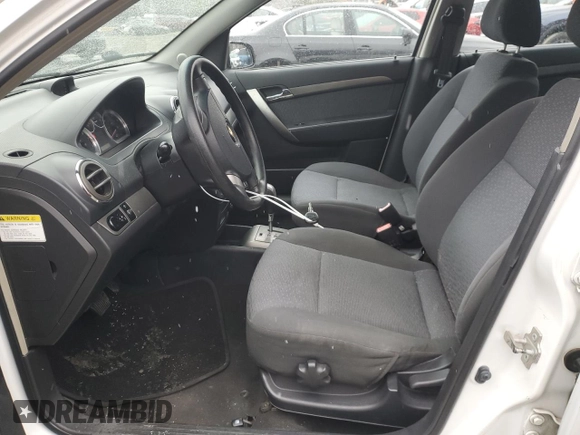 2008 Chevrolet Aveo LT z VIN KL1TG56608B263677, wystawiony jako Copart lot #44495655 z przebiegiem 131 918 mil mil oraz Szkoda całkowita • Salvage title. Historia ofert i sprzedaży dostępna na DreamBid. Obrazek 7.