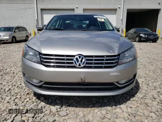 2014 Volkswagen Passat SEL Premium z VIN 1VWCN7A37EC048162, wystawiony jako Copart lot #55351735 z przebiegiem 110 549 mil mil oraz Czysty tytuł • Clean title. Historia ofert i sprzedaży dostępna na DreamBid. Obrazek 5.