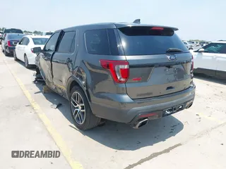 2016 Ford Explorer Sport z VIN 1FM5K8GT1GGD26630, wystawiony jako IAAI lot #42251430 z przebiegiem 139 726 mil mil oraz . Historia ofert i sprzedaży dostępna na DreamBid. Obrazek 3.