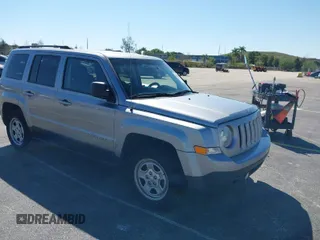 2015 Jeep Patriot Sport with VIN 1C4NJPBA5FD190686, listed as a IAAI auction lot 41778709 with 139,780 mi miles. Bid and sale history available at carsss.com. Image 1.