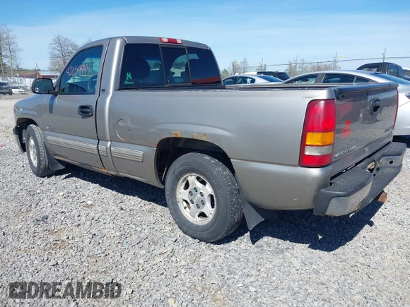 2000 Chevrolet Silverado 1500 with VIN 1GCEC14V1YZ105095, listed as a IAAI auction lot 42059944 with 245,089 mi miles and . Bid and sale history available at DreamBid. Image 3.