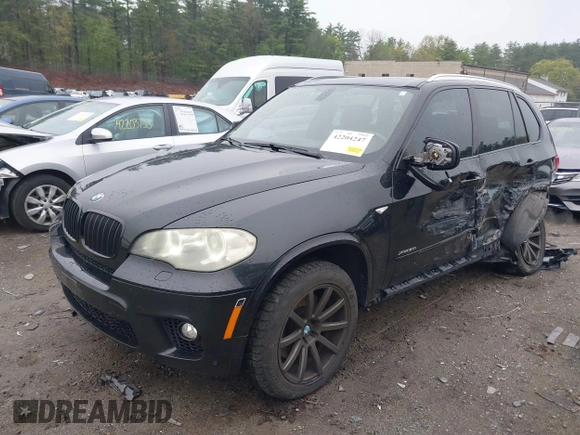 2013 BMW X5 xDrive50i z VIN 5UXZV8C57DL899442, wystawiony jako IAAI lot #42204247 z przebiegiem 120 207 mil mil oraz . Historia ofert i sprzedaży dostępna na DreamBid. Obrazek 18.