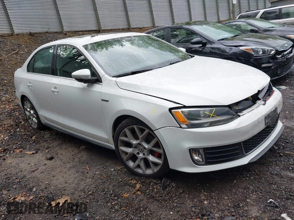 2014 Volkswagen Jetta GLI с VIN 3VW4T7AJ7EM315601, выставлен на аукционе IAAI как лот 42190687 с пробегом 113 220 миль миль и . История ставок и продаж доступна на DreamBid. Изображение 1.
