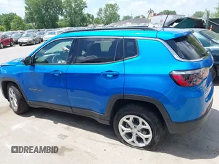 2024 Jeep Compass Latitude с VIN 3C4NJDBNXRT118589, выставлен на аукционе IAAI как лот 42597240 с пробегом 32 098 миль миль и . История ставок и продаж доступна на DreamBid. Изображение 14.